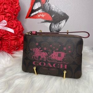 NWT Coach Corner Zip Wristlet In Signature Canvas With Horse And Sleigh